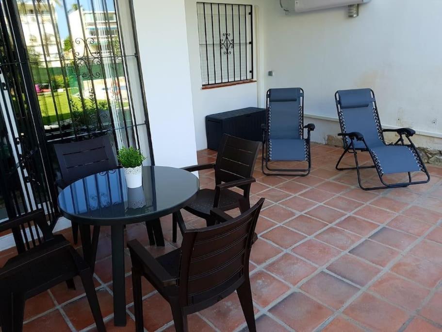 Beautiful Apartment In La Carihuela, Torremolinos Exterior foto